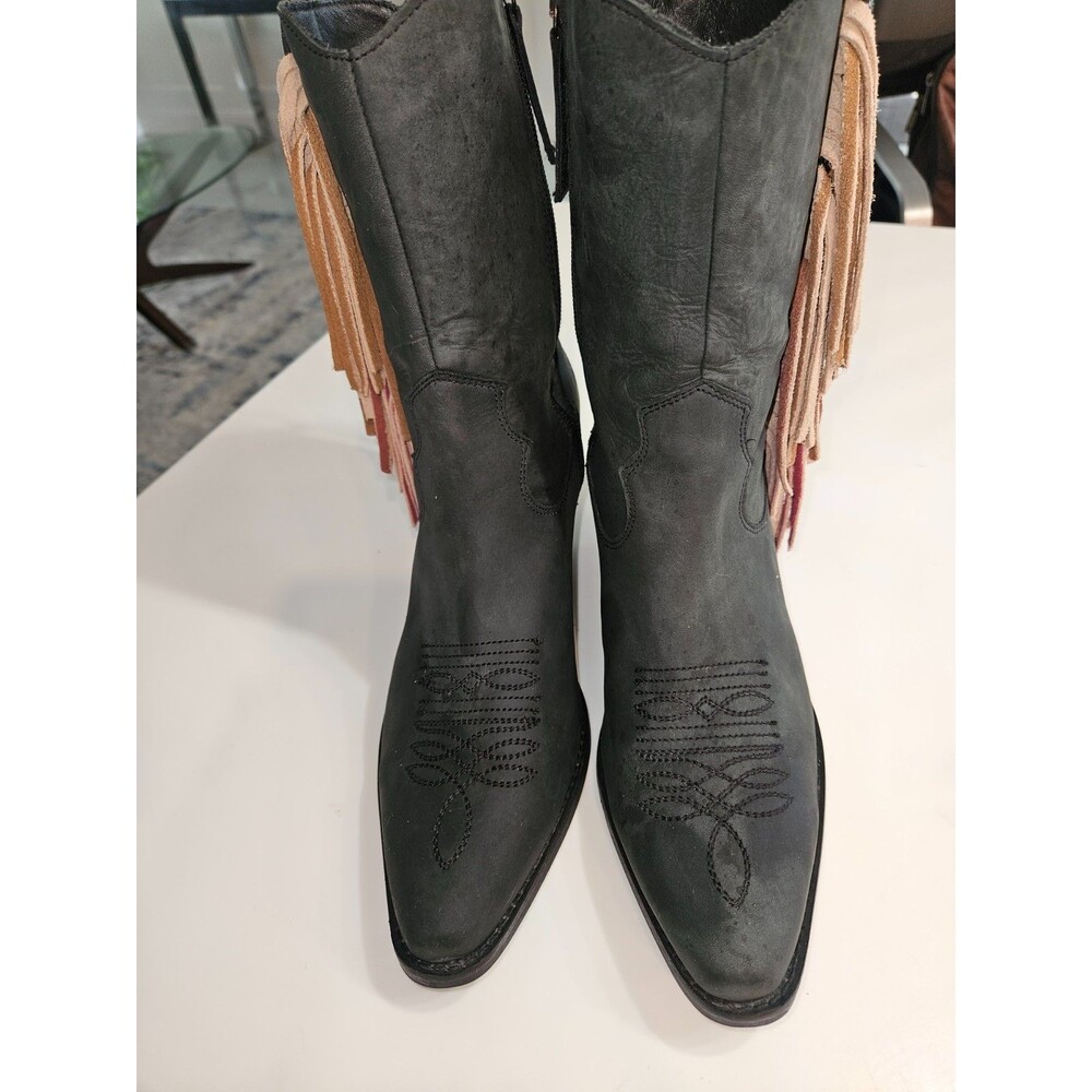 Dingo Fringe Boots - Picture 6 of 11